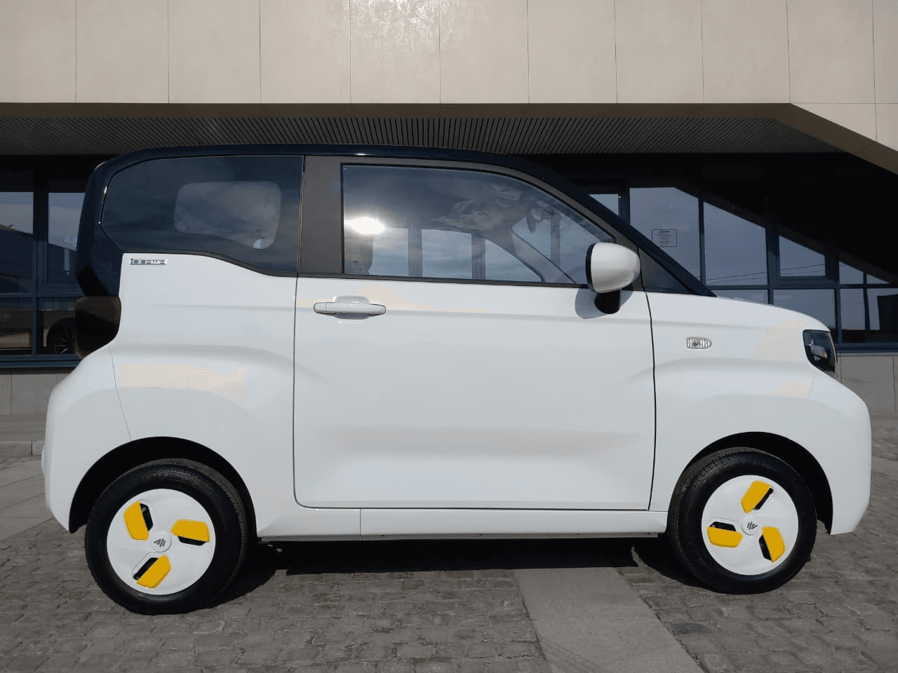 Avantier – Moderan i kompaktan električni laki komercijalni automobil - Image 6